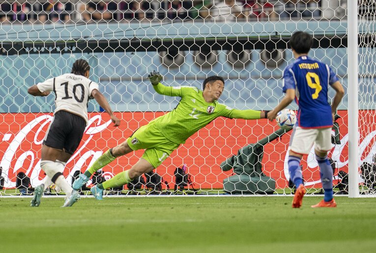 ドイツ戦、70分に決死の“4連続セーブ”でチームを救ったGK権田　©Getty Images