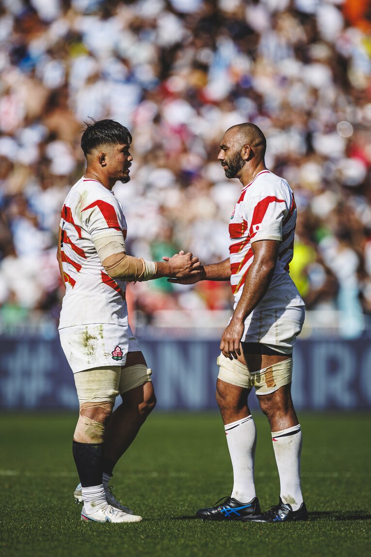 現キャプテン、姫野和樹のもとに歩み寄り…　©Kiichi Matsumoto