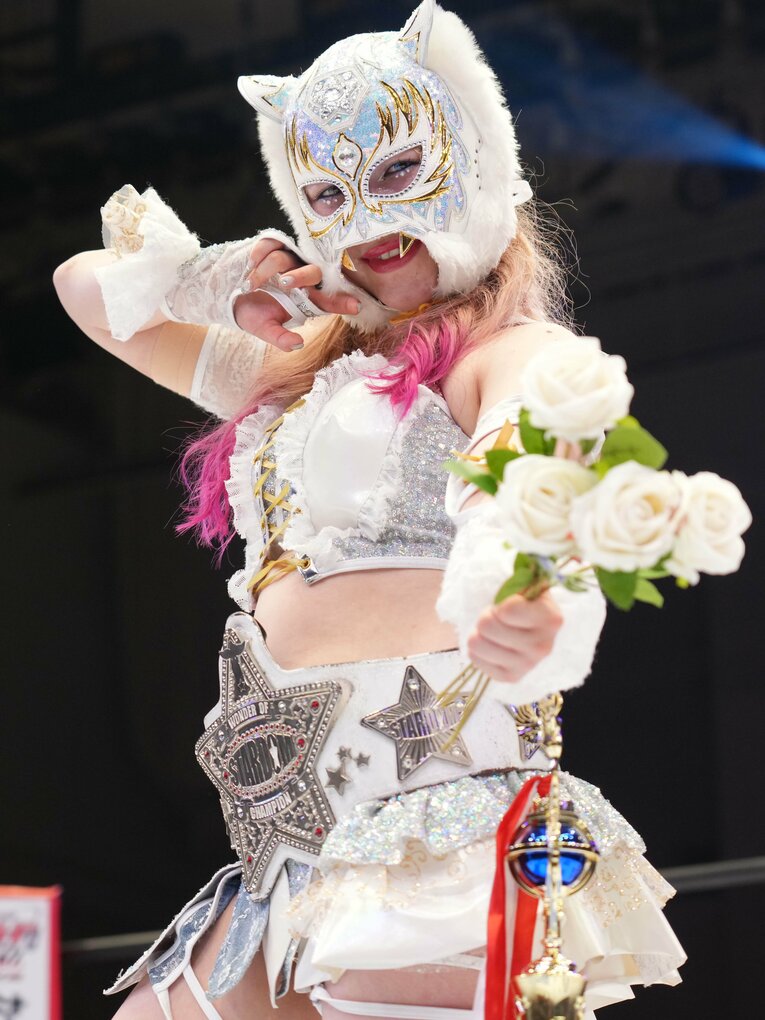 欲深きホワイトタイガー　©Essei Hara