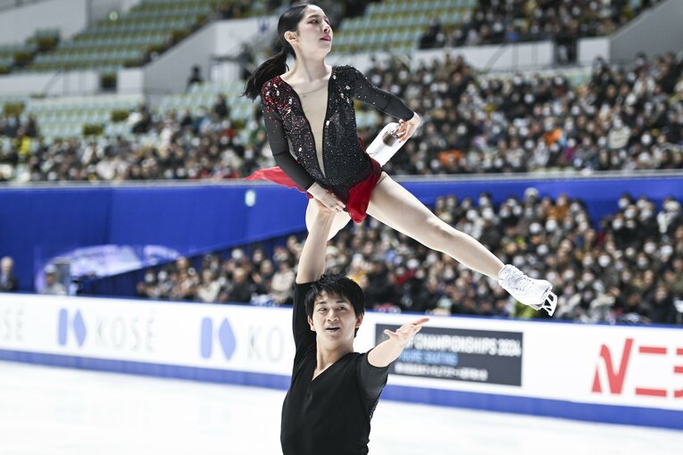 全日本選手権で優勝した三浦璃来・木原龍一　©Asami Enomoto