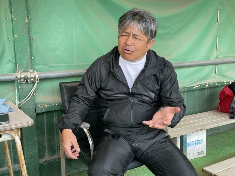 2025年4月撮影、京都廣学館高校コーチ　©︎NumberWeb