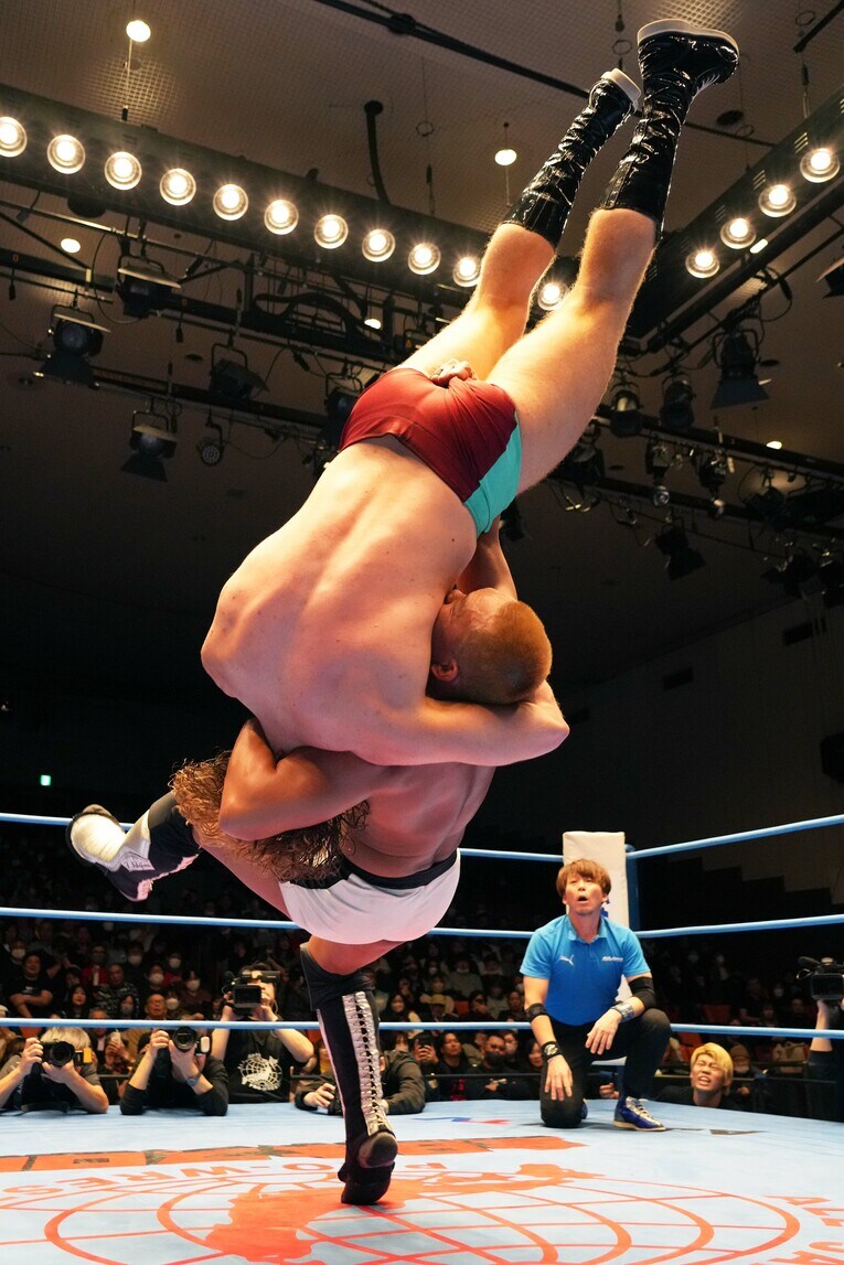 この日のフィニッシュはノーザンライトボムだった　©Essei Hara