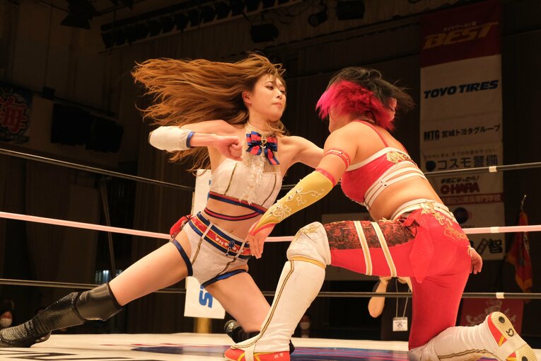 チサコ&岩田美香vs赤井沙希&朱崇花