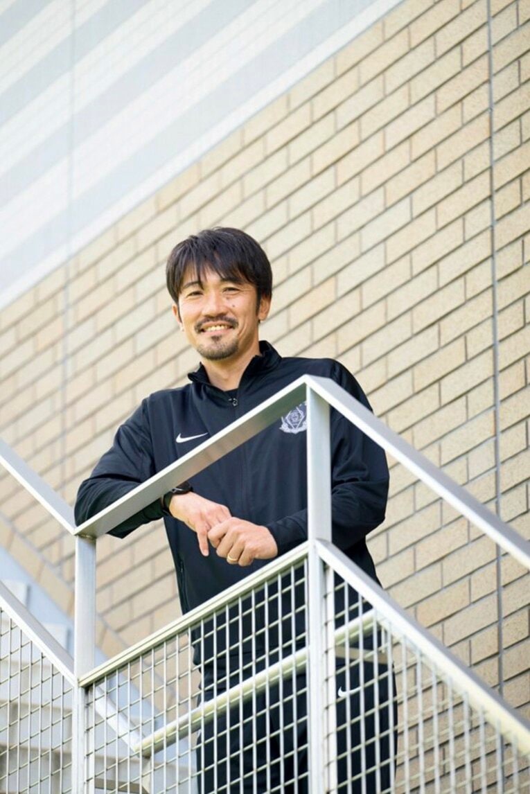 阿部勇樹（あべ・ゆうき）／1981年9月6日生、千葉県出身。'98年にユース所属ながらジェフの一員としてJ1初出場を記録。2007年に浦和に移籍後、'10年W杯にも出場。その後英レスターを経て再び浦和に。'21年に現役を引退し、現在は浦和ユース監督　　©Hirofumi Kamaya