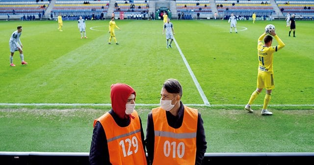 開催続行のベラルーシに注目も コロナ禍とサッカーの 浄化 海外サッカー Number Web ナンバー