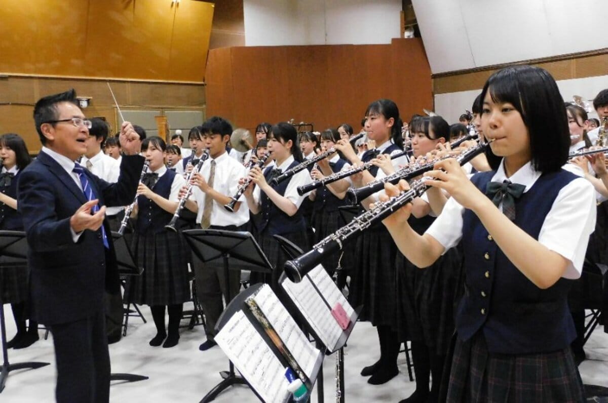 ヤクルト配達に八百屋、北新地のバーでも…大阪桐蔭吹奏楽部の