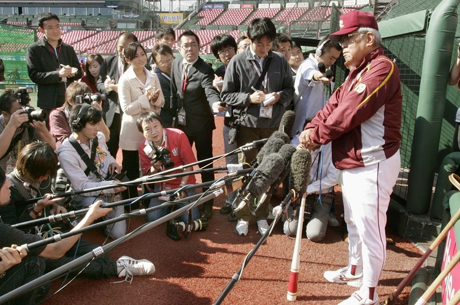 「君は関西人か、東京に負けるなよ」野村克也からもらった珠玉の言葉。＜Number Web＞ photograph by Kyodo News