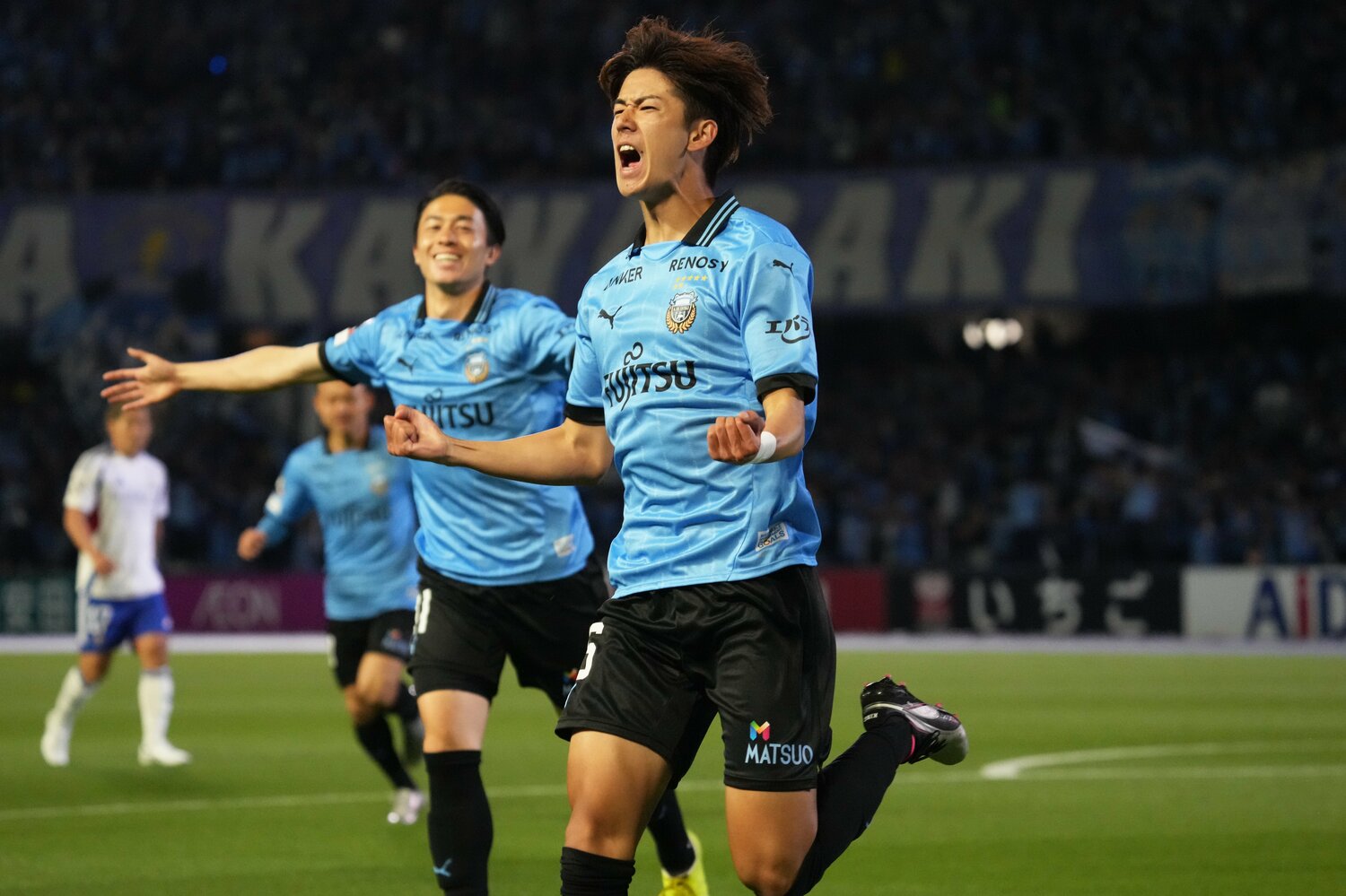 4月9日、横浜F・マリノス戦でJ1初ゴールを決めた大関友翔　©Getty Images