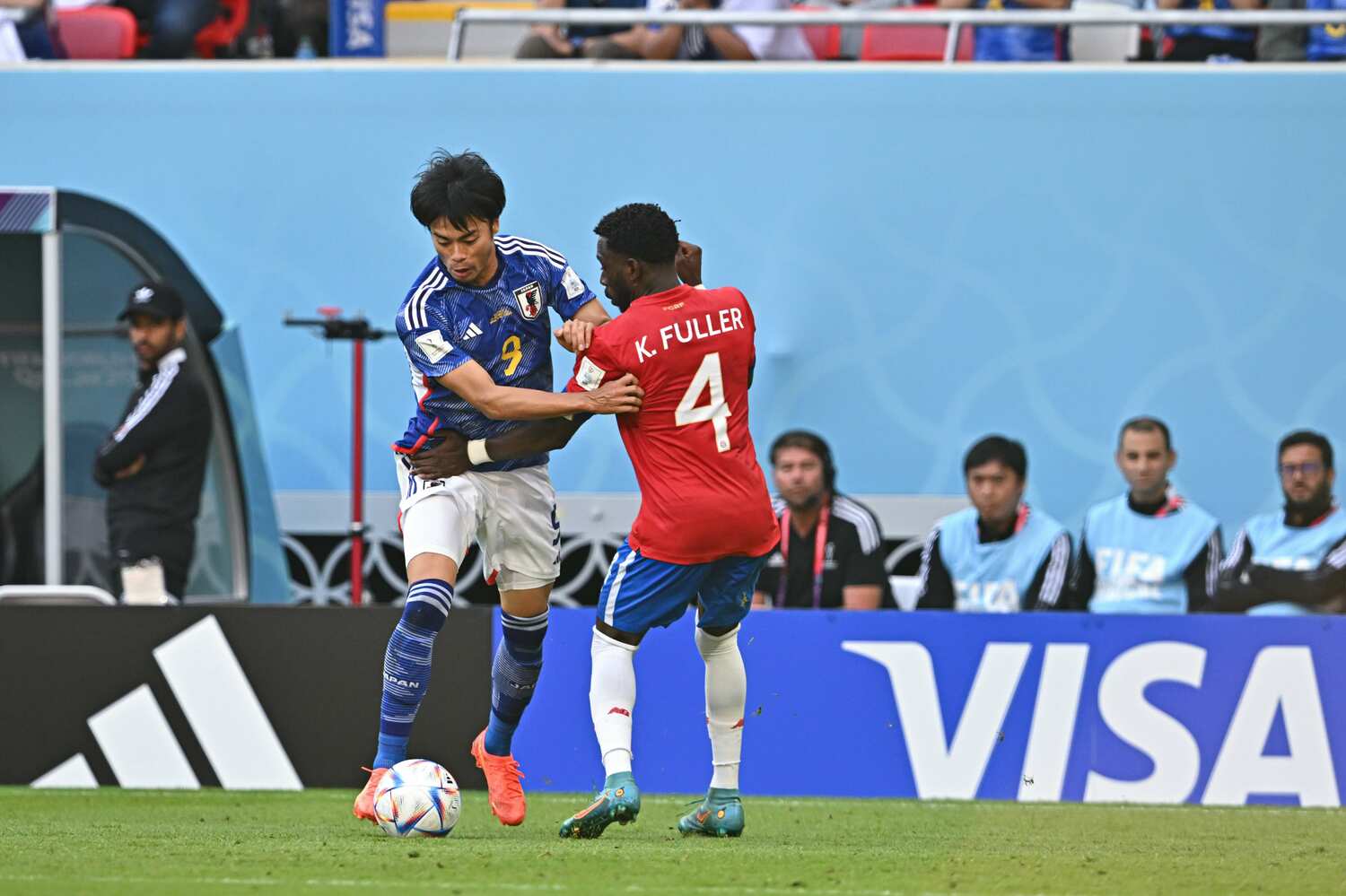 62分に投入された三笘。勝負するチャンスは2度ほどしかなかったが、ドリブルで抜け出し決定機を演出した　©Takuya Kaneko／JMPA