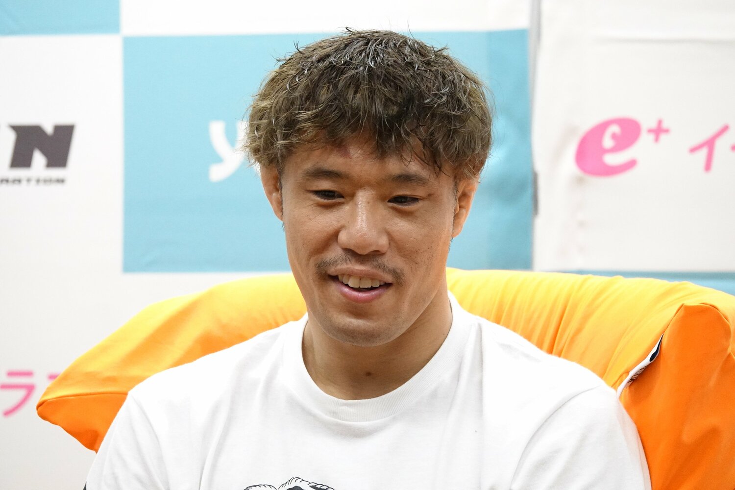 試合後、穏やかな表情で取材に応じる金原正徳　©Koji Fuse