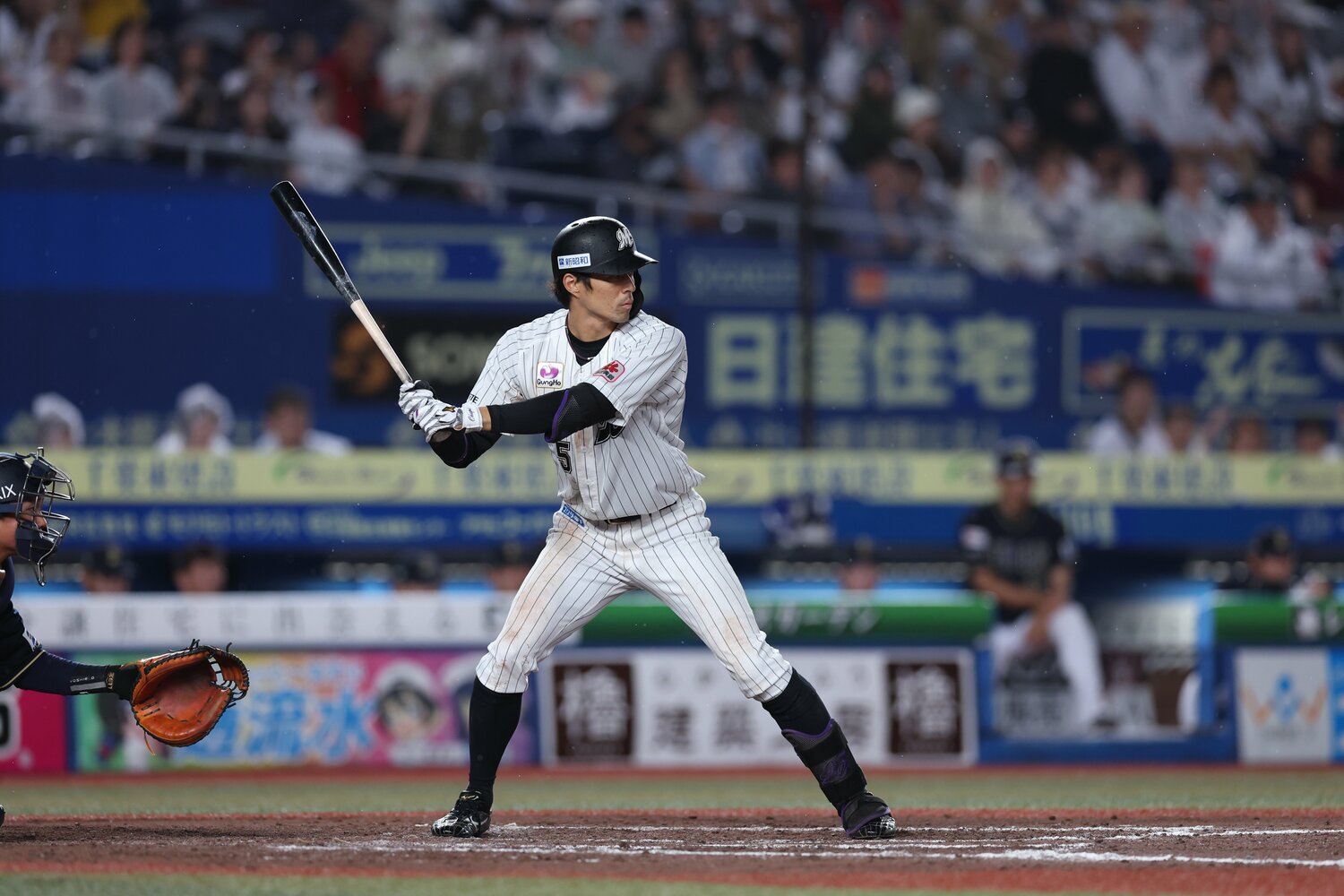 連続二塁打のプロ野球記録を作った岡　©︎Chiba Lotte Marines