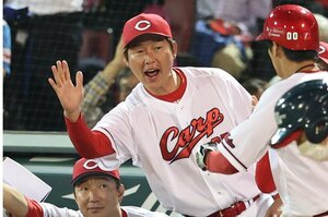 【新井采配の妙】「戦いながら強くならないといけない」カープ新井監督の思惑と交流戦終了時点の「貯金2」をどう評価する？