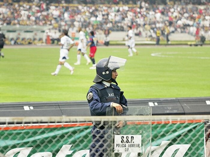 サッカー界の英雄が麻薬絡みで破産!?殺人件数2位メキシコ、その闇の深さ。<Number Web> photograph by Patrick Boutroux/L'Equipe