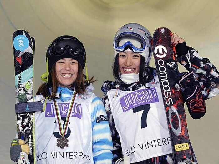ソチで初採用のスキーハーフパイプ。転向に現役復帰、2人の個性派女子。＜Number Web＞ photograph by AFLO