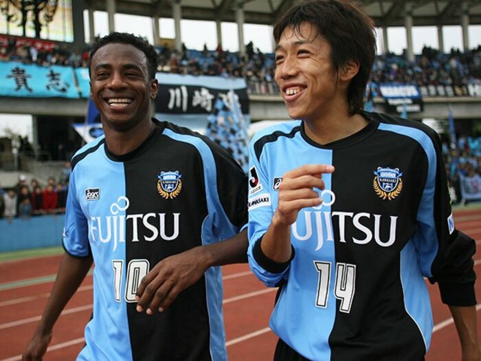 憲剛、小林悠とジュニーニョの教え。初栄冠は「川崎の太陽」に照らされ。<Number Web> photograph by J.LEAGUE PHOTOS