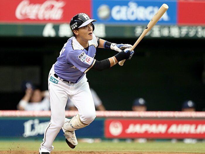 栗山流“全員野球”の重要選手に。石川慎吾の情熱、暴走、右方向。<Number Web> photograph by NIKKAN SPORTS