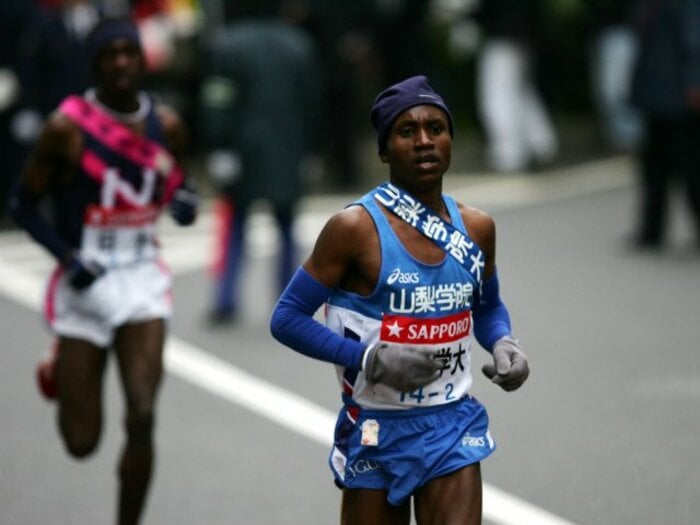 箱根駅伝で四半世紀以上優勝なし…留学生ランナーは優勝への近道なのか? マヤカ、ダニエル、モグスから見る留学生の箱根駅伝ヒストリー<Number Web> photograph by AFLO