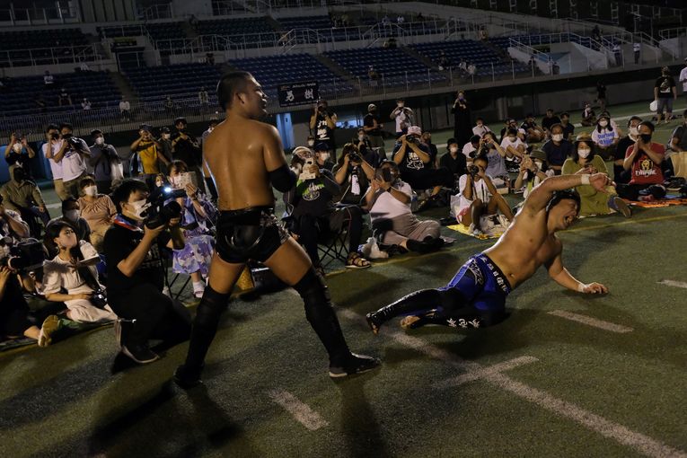 佐藤光留プロデュース『真夏の変態祭り』で諏訪魔に大仁田、鈴木みのるも大暴れ！ 灼熱の旧川崎球場で“1日6試合”の佐藤が感じたのは…？(24)