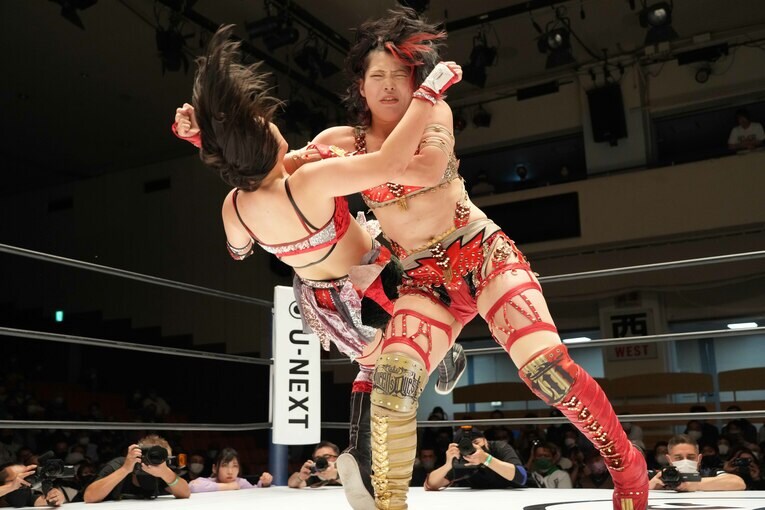 「林下詩美は強い。そのイメージを取り戻したい」王座陥落から1年弱…“カッコいい女”はスターダムの頂に返り咲けるのか《特別グラビア》(41)