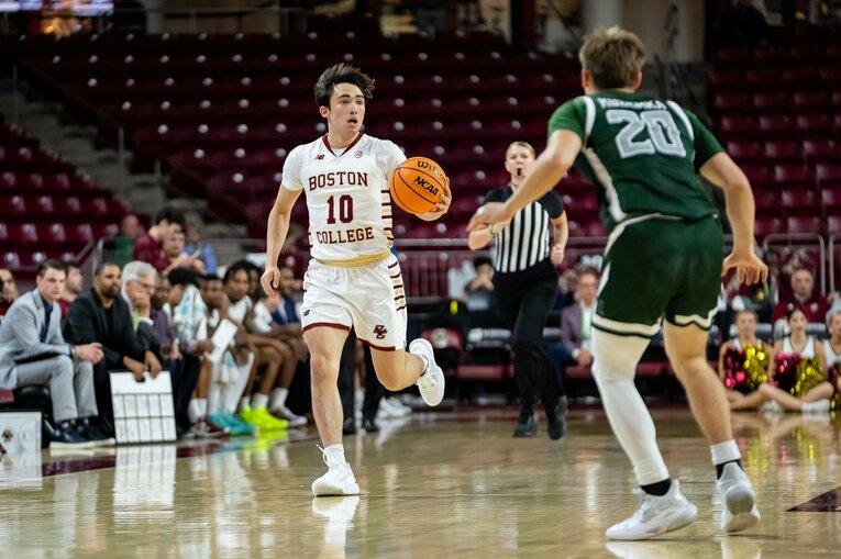 ボストン大でプレーするテーブス流河（20歳）　©︎Meg Kelly