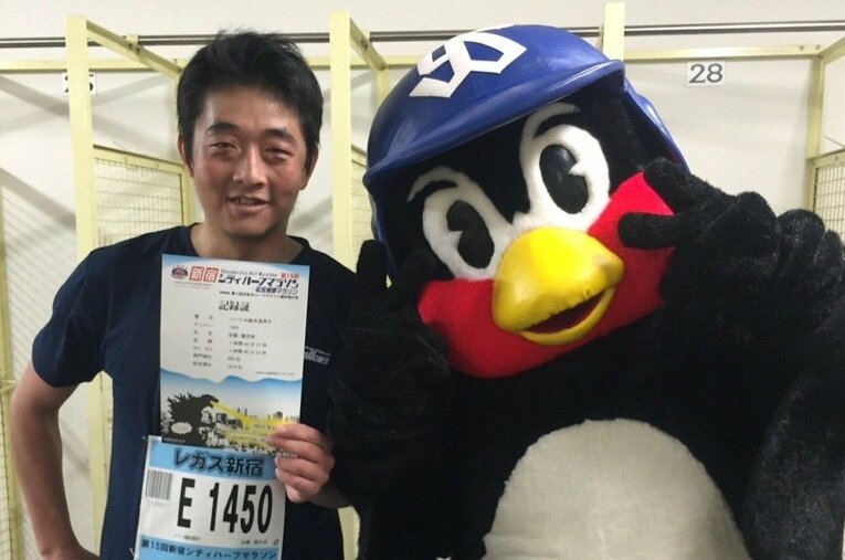 つば九郎の「仕掛け人」としてファンにも知られていた加藤謙次郎氏。数々の秘話を明かしてくれた ／ photograph by Kenjiro Kato