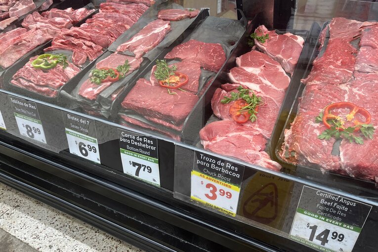 メキシコ系スーパーの精肉売り場　©Masashi Hara