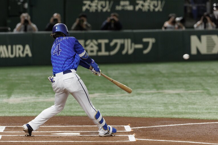 【妄想ワタライ劇場】巧みなバットコントロールで今度はミート！　©Kiichi Matsumoto