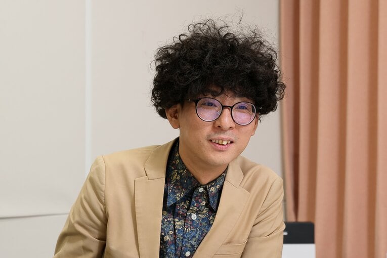 大阪NSC36期のきむらバンド。同期にカベポスター、バッテリィズ、オダウエダらがいる。赤木は37期で一期下、2人の出会いは後編で詳しく語られる