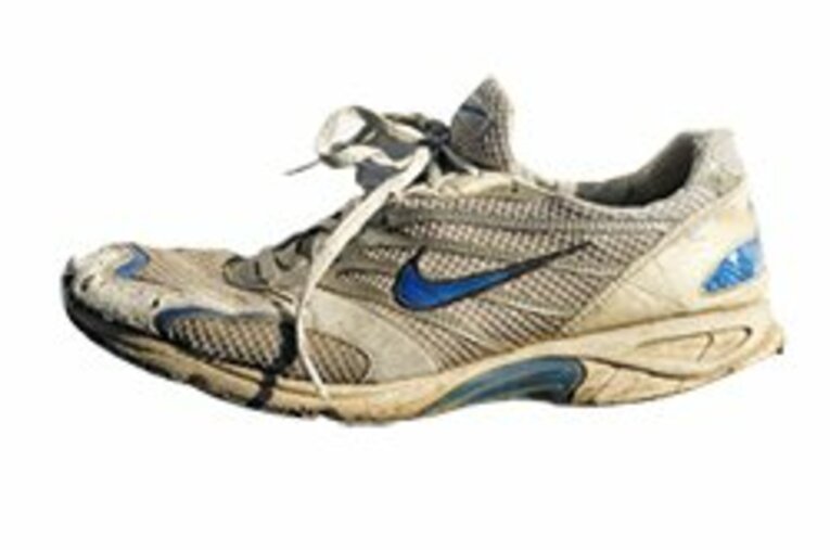 10年以上使ってると思うナイキ。軽さとクッション性を重視。