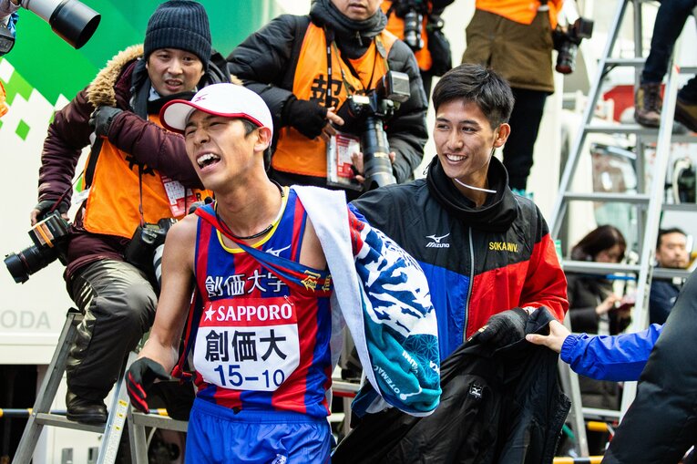 10位・嶋津雄大（創価大）　©BUNGEISHUNJU