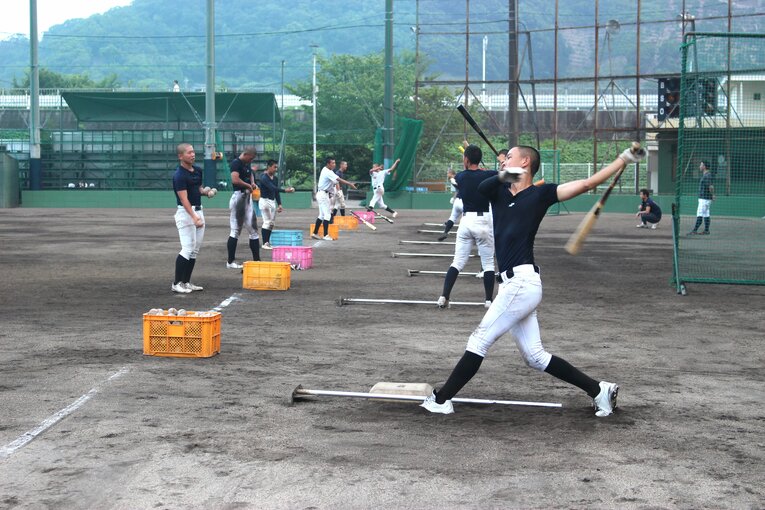 箕島高校の練習。朝練を含めると、1日の練習時間は6時間以上にも及ぶ　©NumberWeb