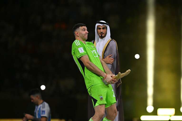 アルゼンチンのGKマルティネス。物議のパフォーマンス　©JMPA