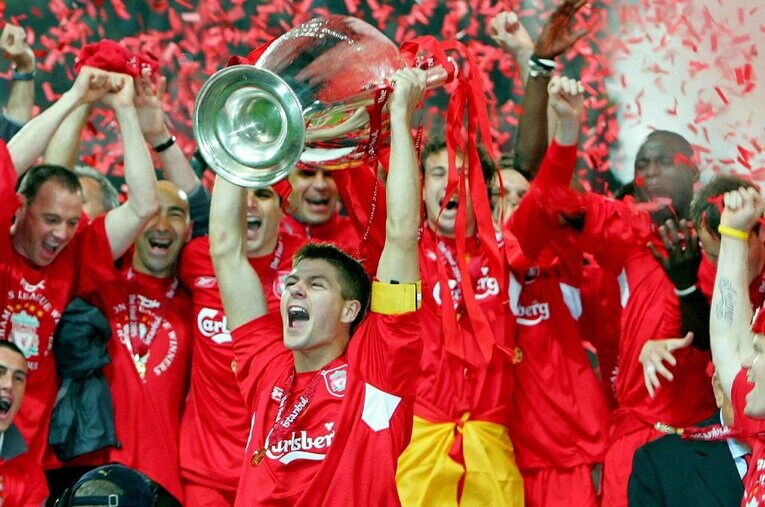 リバプールがACミラン相手に大逆転勝利を収めた2004-05シーズン・UEFAチャンピオンズリーグの決勝。スティーブン・ジェラードが振り返る舞台裏とは ／ photograph by Getty Images