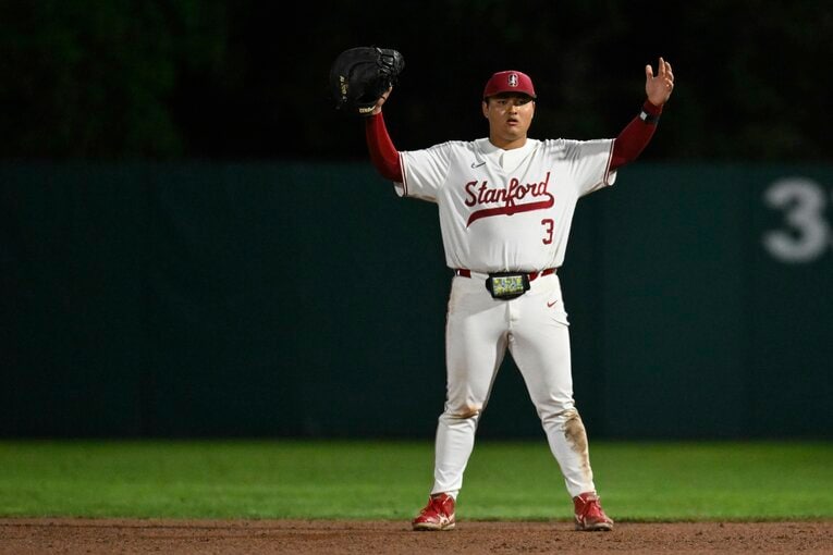 今シーズンは一塁を守った佐々木麟太郎　©︎AP/AFLO