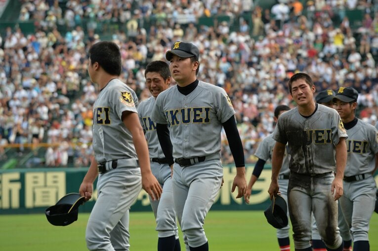 2015年夏の甲子園決勝。敗れた仙台育英　©BUNGEISHUNJU