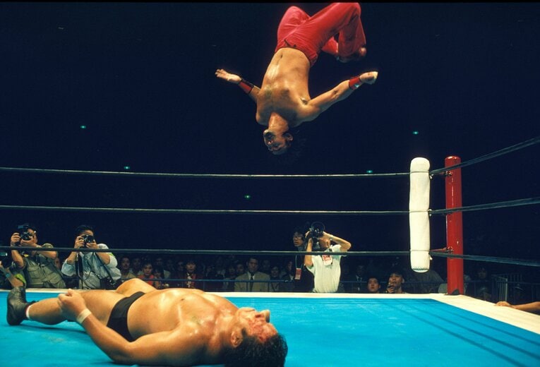 藤波辰爾へのムーンサルトプレス。1991年9月23日、横浜アリーナ