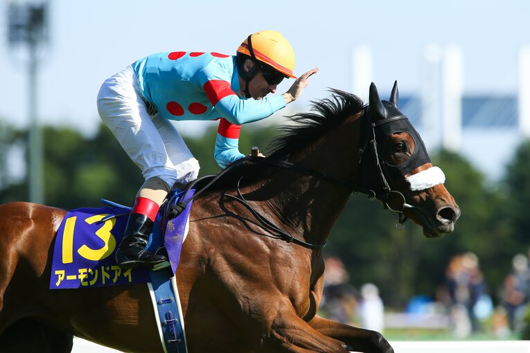 2018年オークスのアーモンドアイ　(C)AFLO