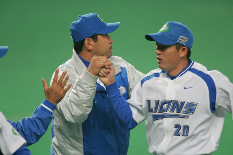 レオの絶対的守護神だった豊田コーチ　©︎Hideki Sugiyama