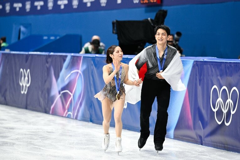 女子ショートの前夜にあったりくりゅうペアの演技も現地で観戦していた ©Asami Enomoto／JMPA