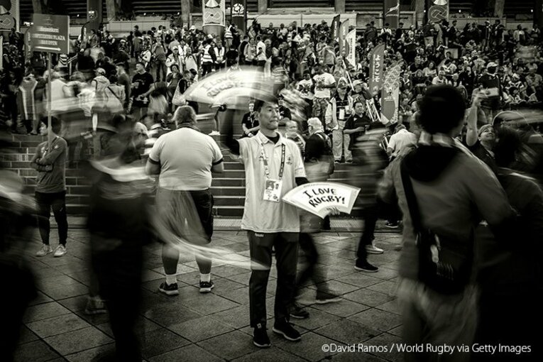 跳躍マピンピ、ハカを見るファレル。モノクロームで味わう楕円球の世界。(17) ／ photograph by David Ramos / World Rugby via Getty Images