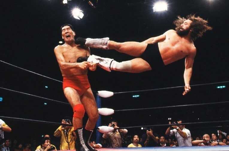 ジャイアント馬場vsブルーザー・ブロディ ／ photograph by AFLO