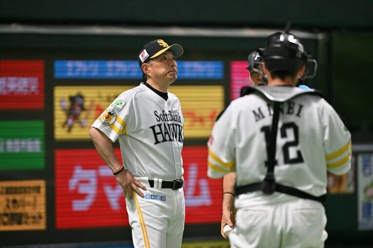 ソフトバンクを率いる小久保裕紀監督、53歳 ©Hideki Sugiyama