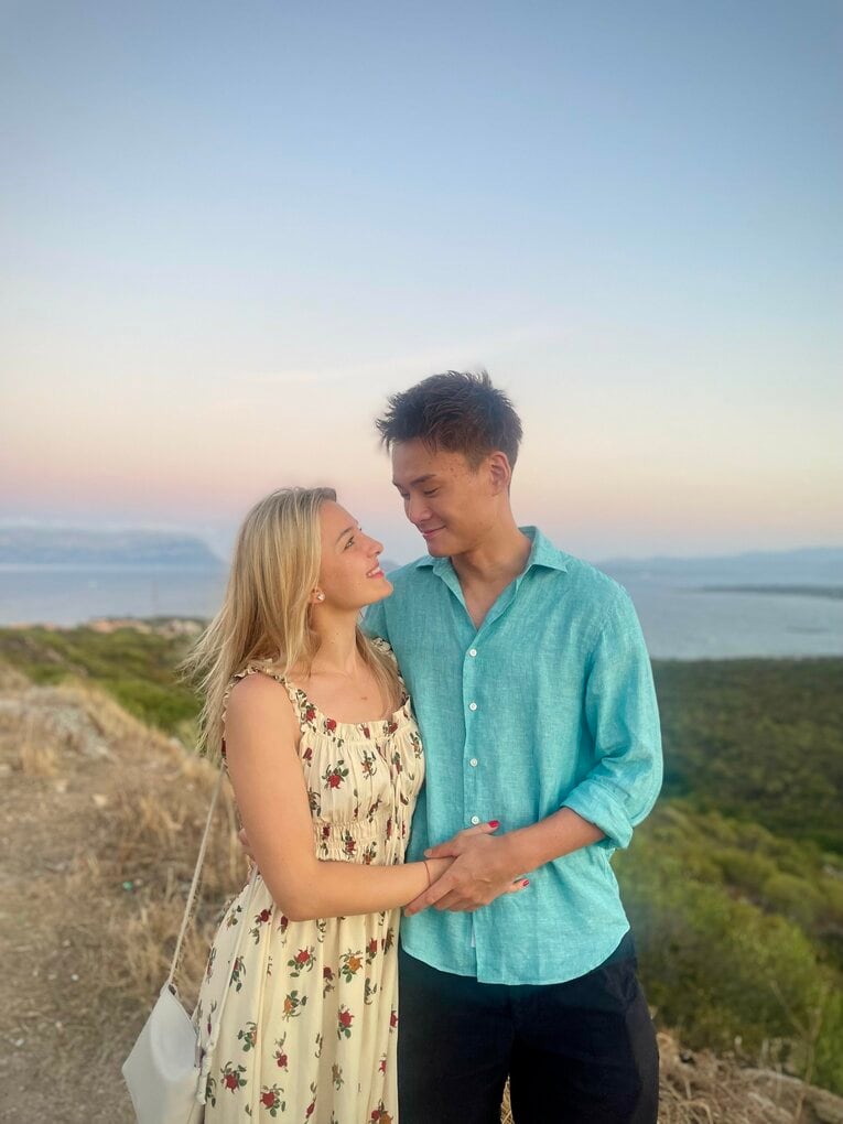 フェンシングの国際大会で出会い、今年8月に結婚を発表した松山恭助と妻のアレクサンドラ・イェグリンスカさん（本人提供）