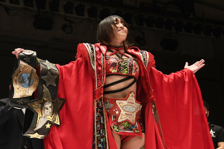1月8日にSWA世界王座を返上するまで、朱里はゴッデス・オブ・スターダム王座を含めた“三冠”状態だった