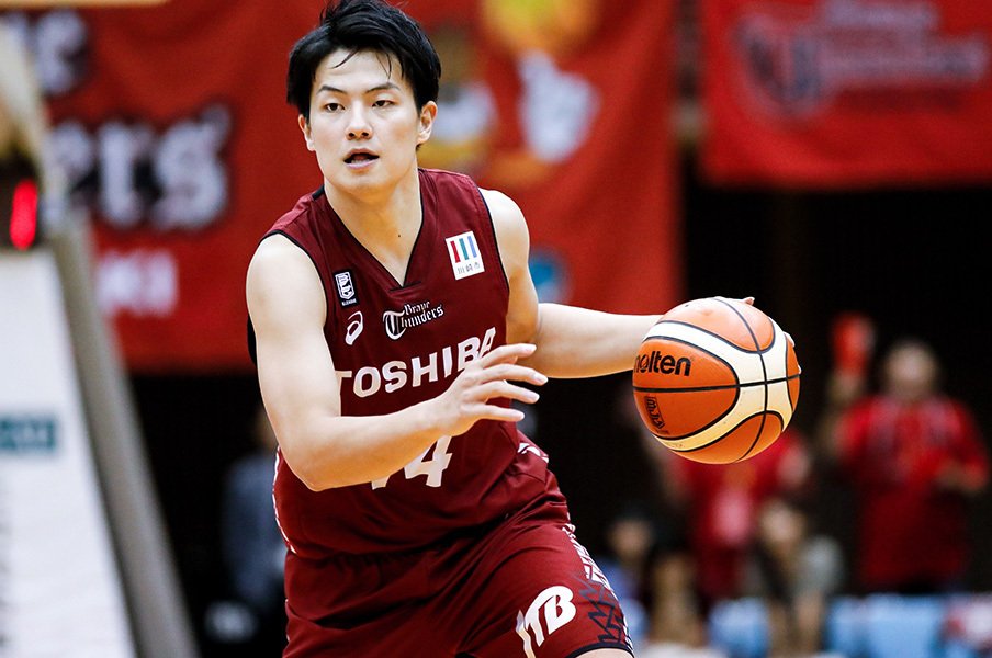 社員選手からプロになって5カ月。辻直人が語るBリーグのワクワク感。<Number Web> photograph by Kiichi Matsumoto