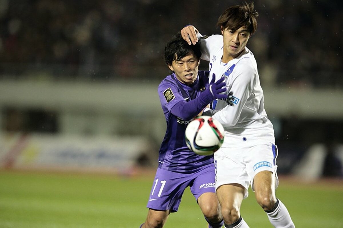 美味しい時間 を譲っての12ゴール 34先発で33回途中交代した佐藤寿人 Jリーグ Number Web ナンバー 美味しい時間 を譲っての12ゴール 34先発で33回途中交代した佐藤寿人 Jリーグ Number Web ナンバー