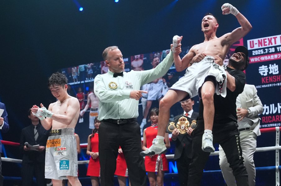 寺地拳四朗まさかの陥落「行き止まりの道を行ったり来たり…」なぜ陣営に“迷い”が生まれた？ 敗戦後、トレーナーの胸を打った寺地の“ある言葉”＜Number Web＞ photograph by Naoki Fukuda