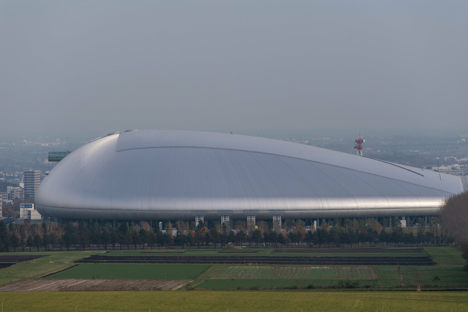 札幌ドームの外観（2016年撮影） ©︎Nanae Suzuki