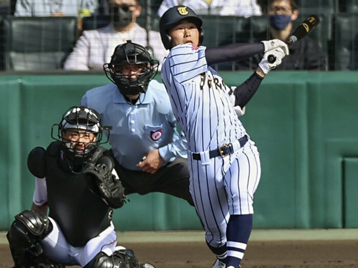「12試合ホームランなし」最長記録を破った東海大菅生・新2年生は昨秋までメンバー外＜インコと話せる背番号17＞【センバツ】＜Number Web＞ photograph by KYODO