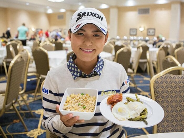 横峯さくらはツアーで何を食べている？米国で戦う事＝食事との戦い、の実態。＜Number Web＞ photograph by Shizuka Minami